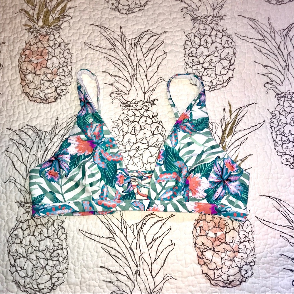 NWT Bikini top